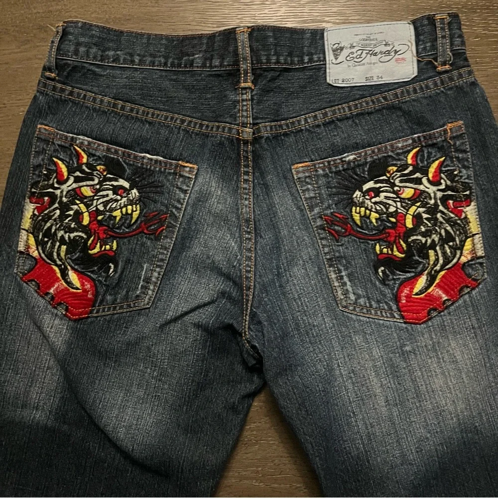 Ed Hardy Embroidered Tiger Hellcat Distressed Denim Blue Jeans size 34 - Picture 3 of 12